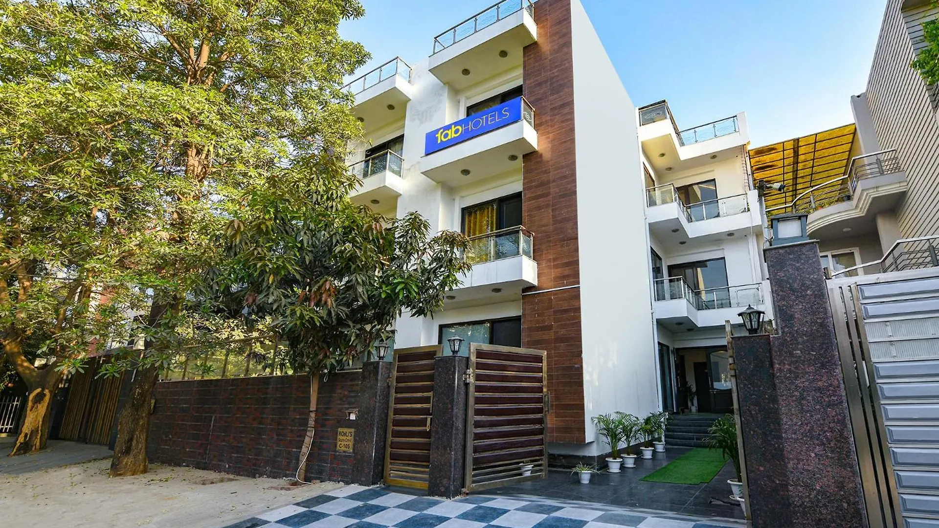 Fabhotel Velvet Suites Gurgaon