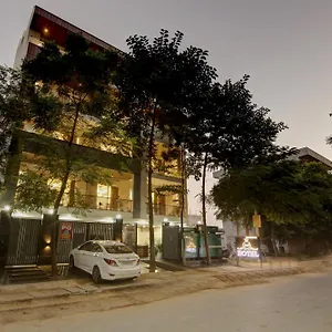 3* Hotel 360 Degree